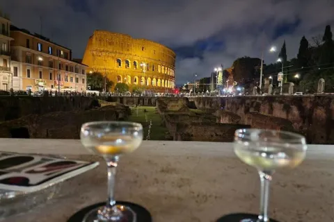 The Court Bar. Palazzo Manfredi