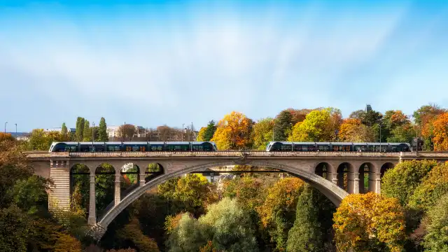 鄰近阿道夫橋的酒店