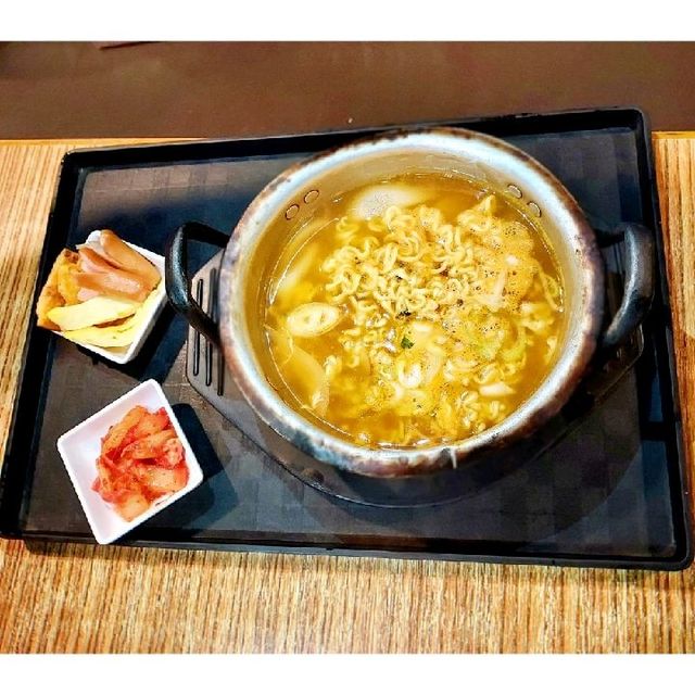 第一次午餐就飲咁大杯啤酒