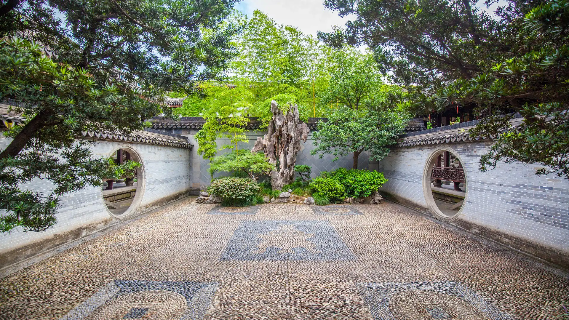 Các khách sạn gần Hu Xueyan Memorial Residence