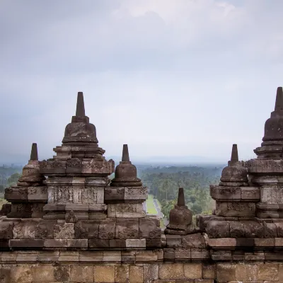 Vuelos a Surakarta easyJet