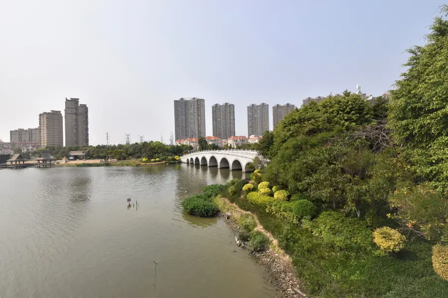 Chongqing Caiyunhu City Wetland Park