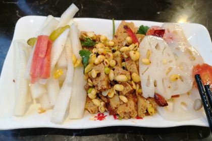 三顾香牛羊肉泡馍(车站大街店)