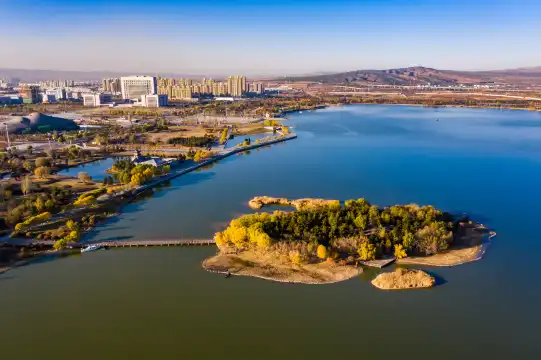 โรงแรมใกล้ทะเลสาบเหวิน หยิง เหวิน หยาน