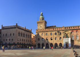 Vé máy bay Azul đi Bologna