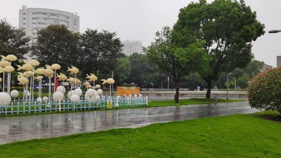 Lingqiao Road Music Cultural Square