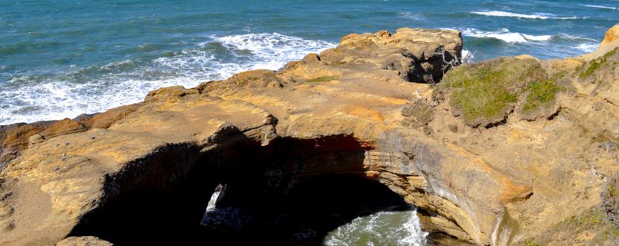 Devils Punchbowl State Natural Area