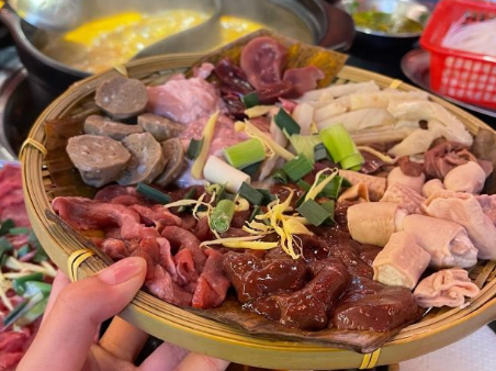 Xi xi ban xian niu ba bao luo si fen hot pot shou chuang dian (yang shuo yi tian xi jie dian)