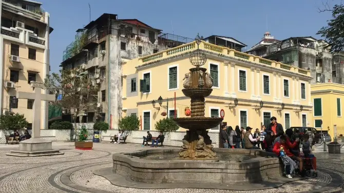 大廳前地