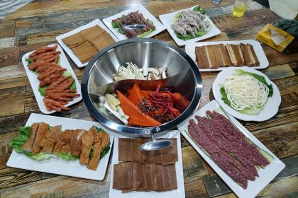 麻辣日记火锅店