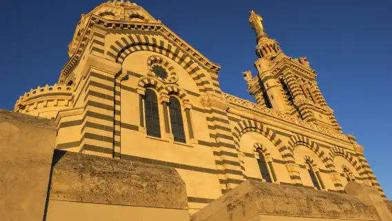Marseille Old Port, Ile d'If, and Notre-Dame de la Garde Basilica one-day tour[Chartered private charter Route I with Chinese-English Driver and Guide]