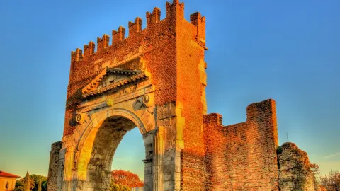 Arco di Augusto attraction in Emilia-Romagna