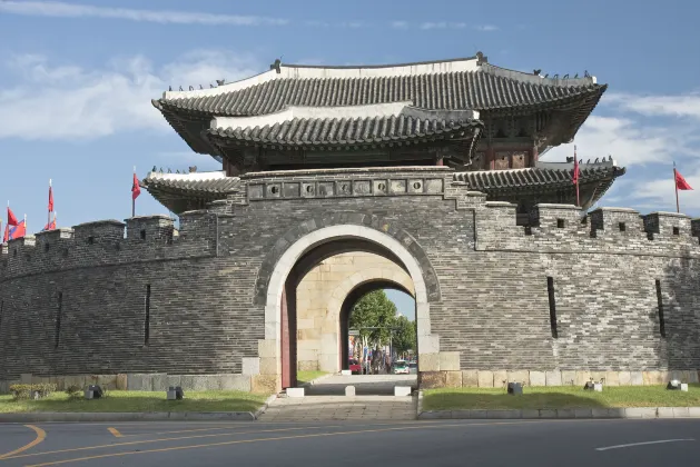 Отели с услугой парковкой в г. Йонъин