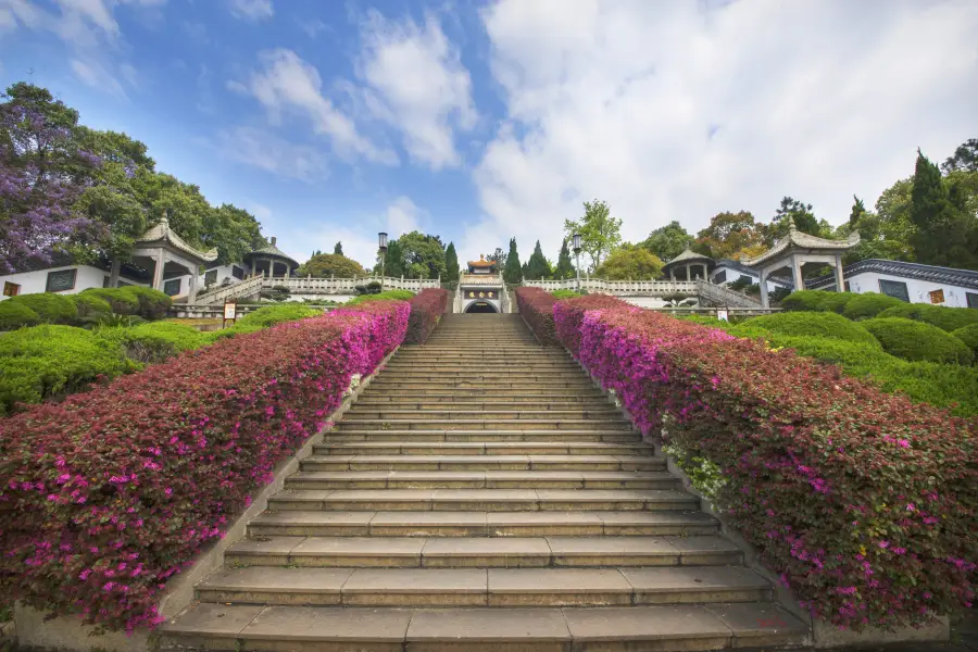 Shaoshan Mao Zedong Memorial Park (Northeast Gate)