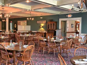 Highfields Restaurant & Eagle Landing Tavern