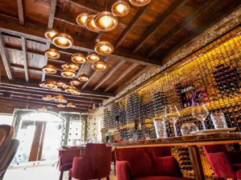 T - Food, Wine & Fun