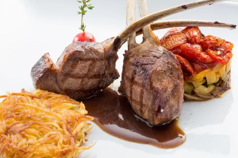 SAM'S STEAKS AND GRILL