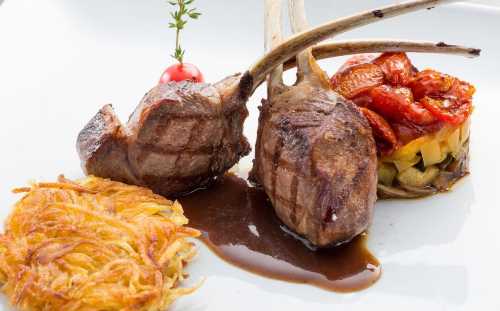 SAM'S STEAKS AND GRILL