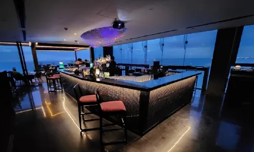 ON14 Rooftop Lounge & Bar