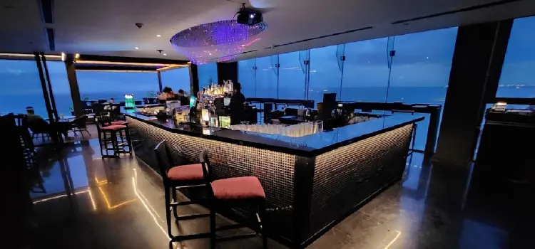 ON14 Rooftop Lounge & Bar