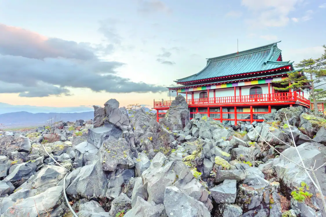 Hotels near Onioshidashi Volcanic Park in Joshin'etsukogen National Park