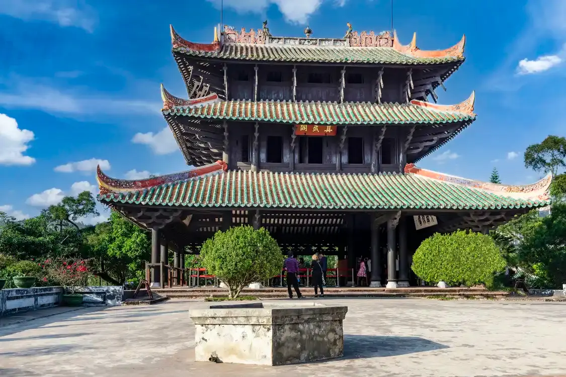 Hotels near Zhenwu Tower