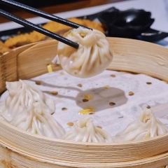 馋三尺蟹粉小笼(南京东路店) User Photo