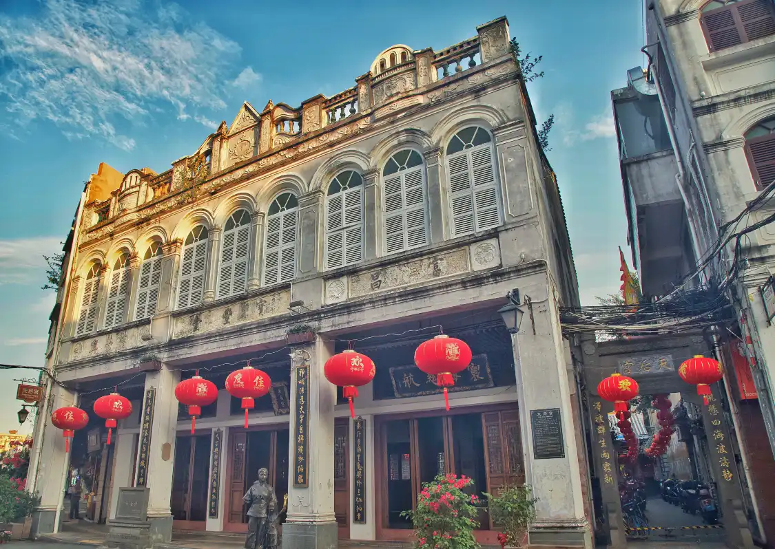 Hotels near Palace of the Heaven Queen