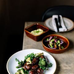 Colonna & Small's 여행 사진