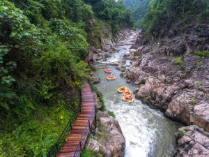 Rafting In The Red Canyon