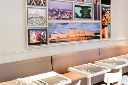Monument Cafe Versailles