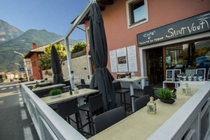 Saint-Vout - Café Œnothèque Fromagerie et Produits du Terroir