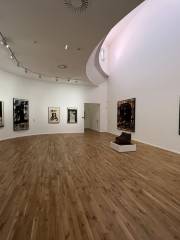 Un nouvel accrochage d'Antoni Tàpies au musée Céret