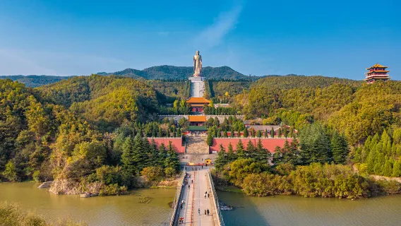 玩水避暑