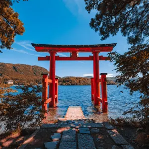 平和の鳥居