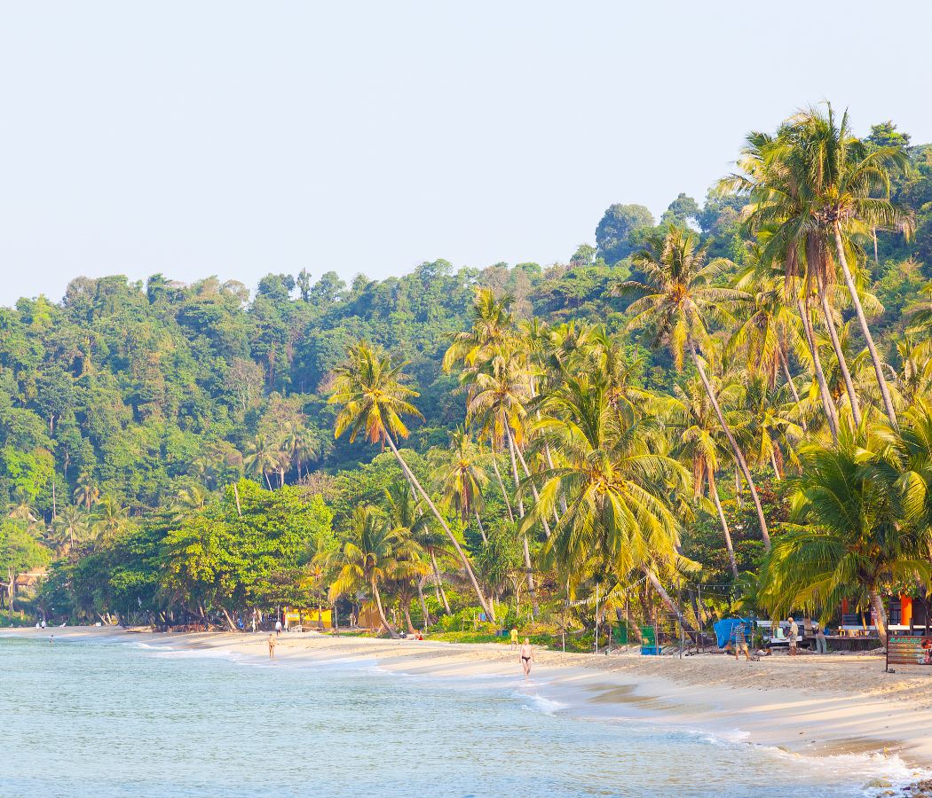 Lonely Beach / Bai Lan Bay