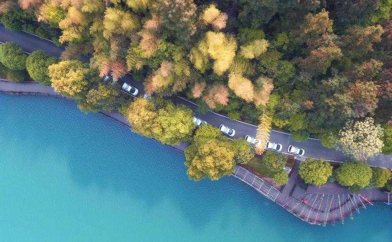 Shiyan Lake Glass Skywalk