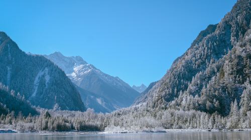 Dragon King Lake