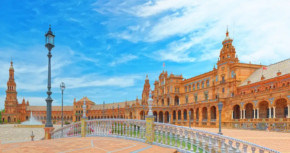 3_España Square