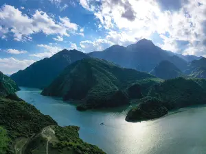 Yehai Lake
