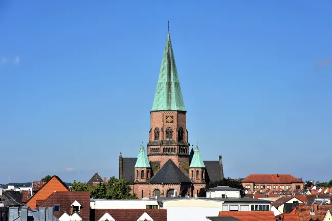 Các khách sạn gần Humberg Tower