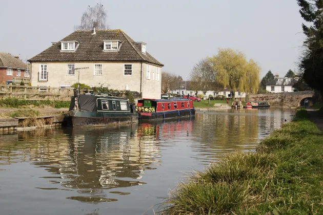 Hotels near Aldermaston Wharf Canalside