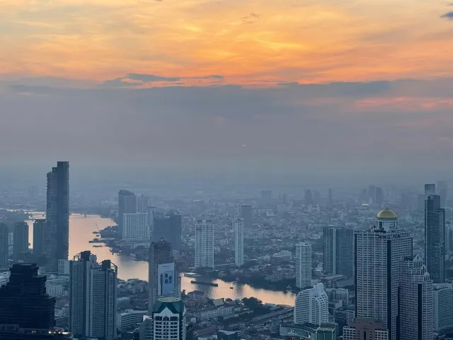 ชวนดูพลุปีใหม่สุดปังที่ มหานคร สกายวอลค์