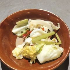 余姚市凤山街道城东路888号(华润五彩城)五楼501半步颠小酒馆(五彩城店) User Photo