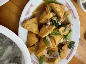 手拍面非遗美食街