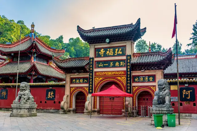 Buddhist Culture Experiences in Guiyang