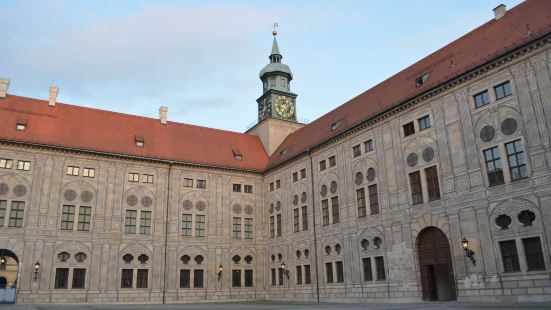 慕尼黑皇宫区，原来这是真正的皇宫区，之后就在原址上建立了博物