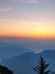 Sunrise on Jade Emperor peak