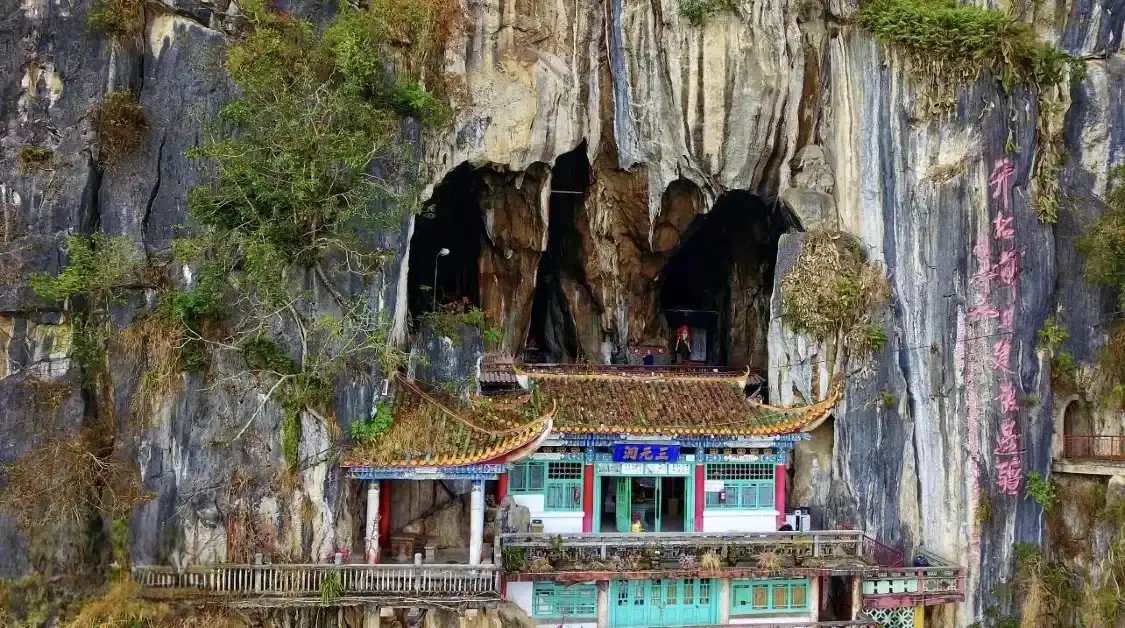 Các khách sạn gần Sanyuan Cave