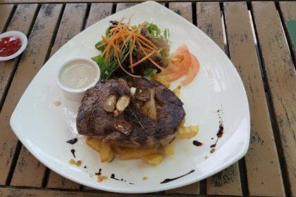 Toscani's Wine & Dine Cafe